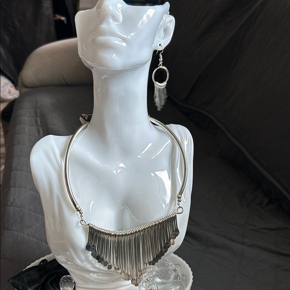 Elegant Silver Necklace and Earring Set